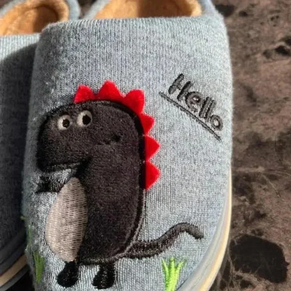 INMINPIN Boys House Slippers Size Kids 14-14.5 Blue slip-on  Dinosaur-themed